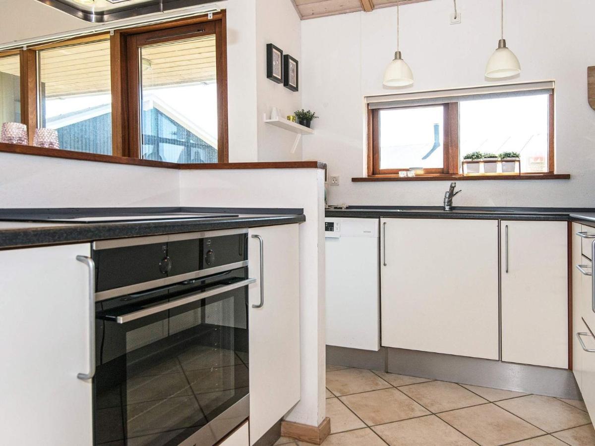 8 Person Holiday Home In Ulfborg Екстер'єр фото